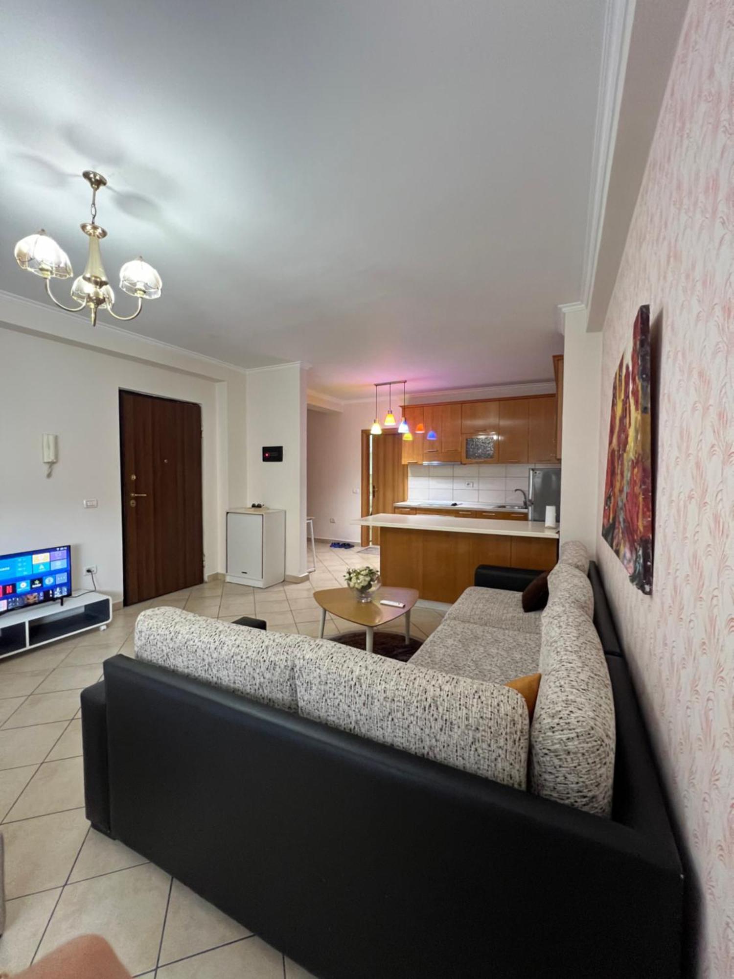 Condor Center Tirana Apartment Buitenkant foto