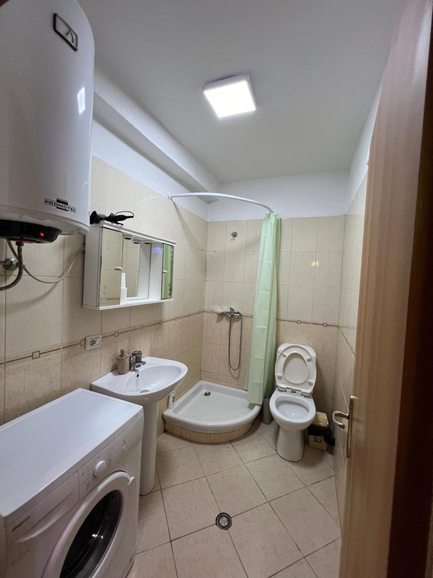Condor Center Tirana Apartment Buitenkant foto