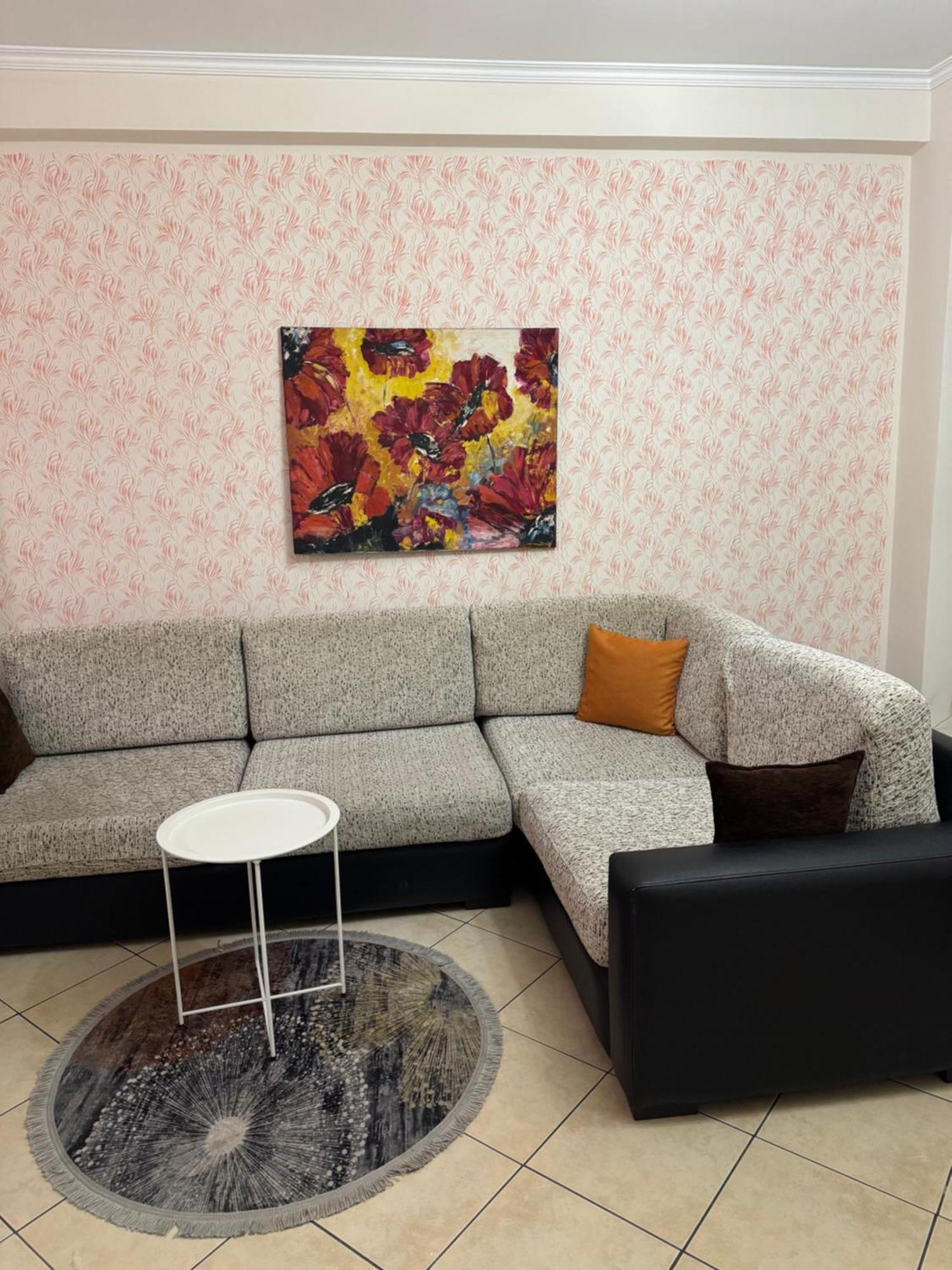 Condor Center Tirana Apartment Buitenkant foto